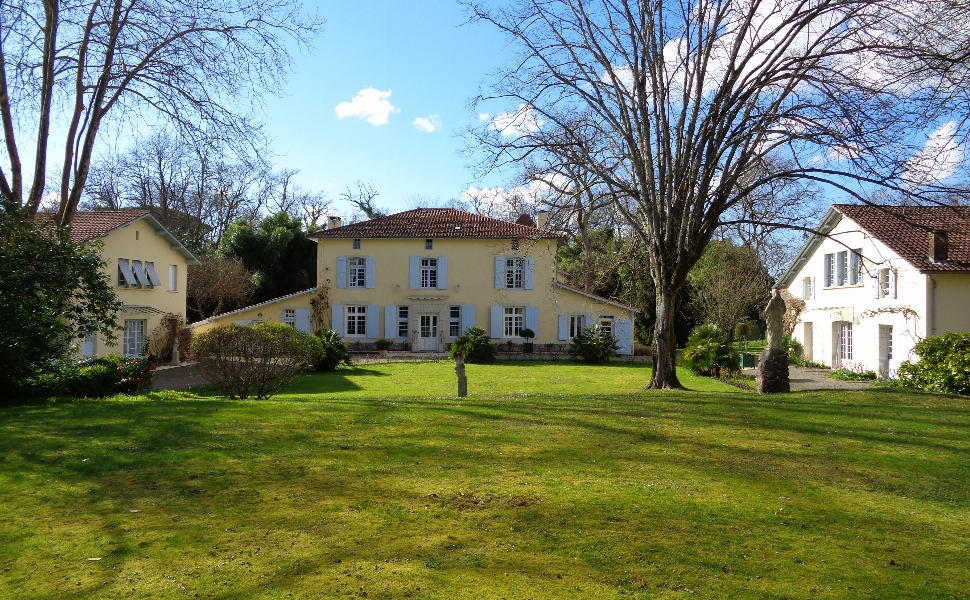 French property for sale - FCH608